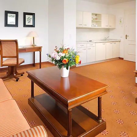 Hotel Victor's Residenz-hotel Mitte 4*